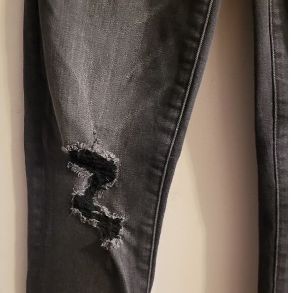 AMERICAN EAGLE Next Level Stretch Skinny Jeans 2 Ripped Black Sydney Sweeney - Picture 10 of 14